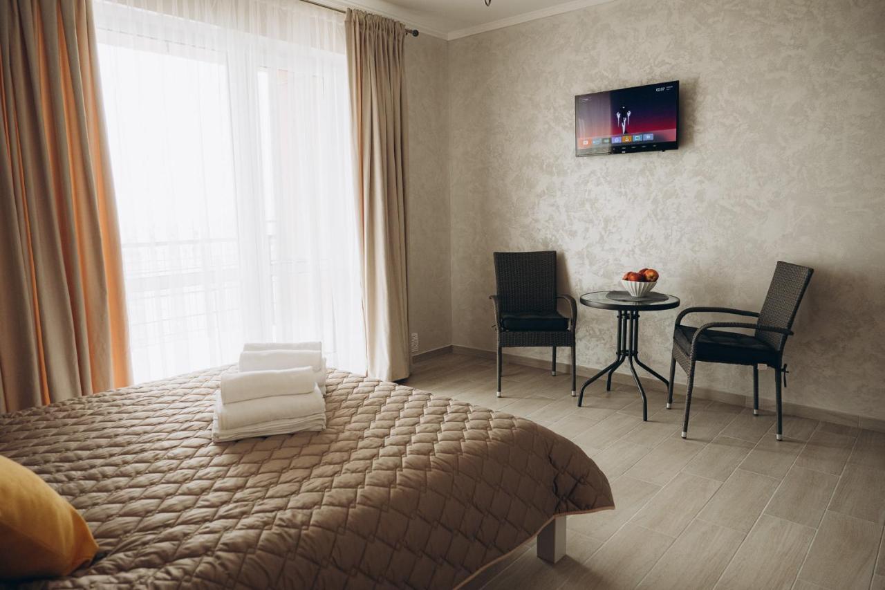 Три Слона Hotel Zatoka Kültér fotó
