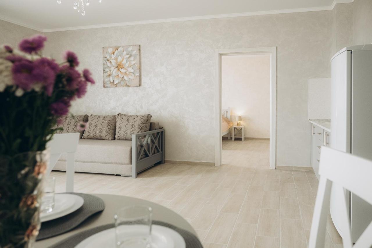 Три Слона Hotel Zatoka Kültér fotó