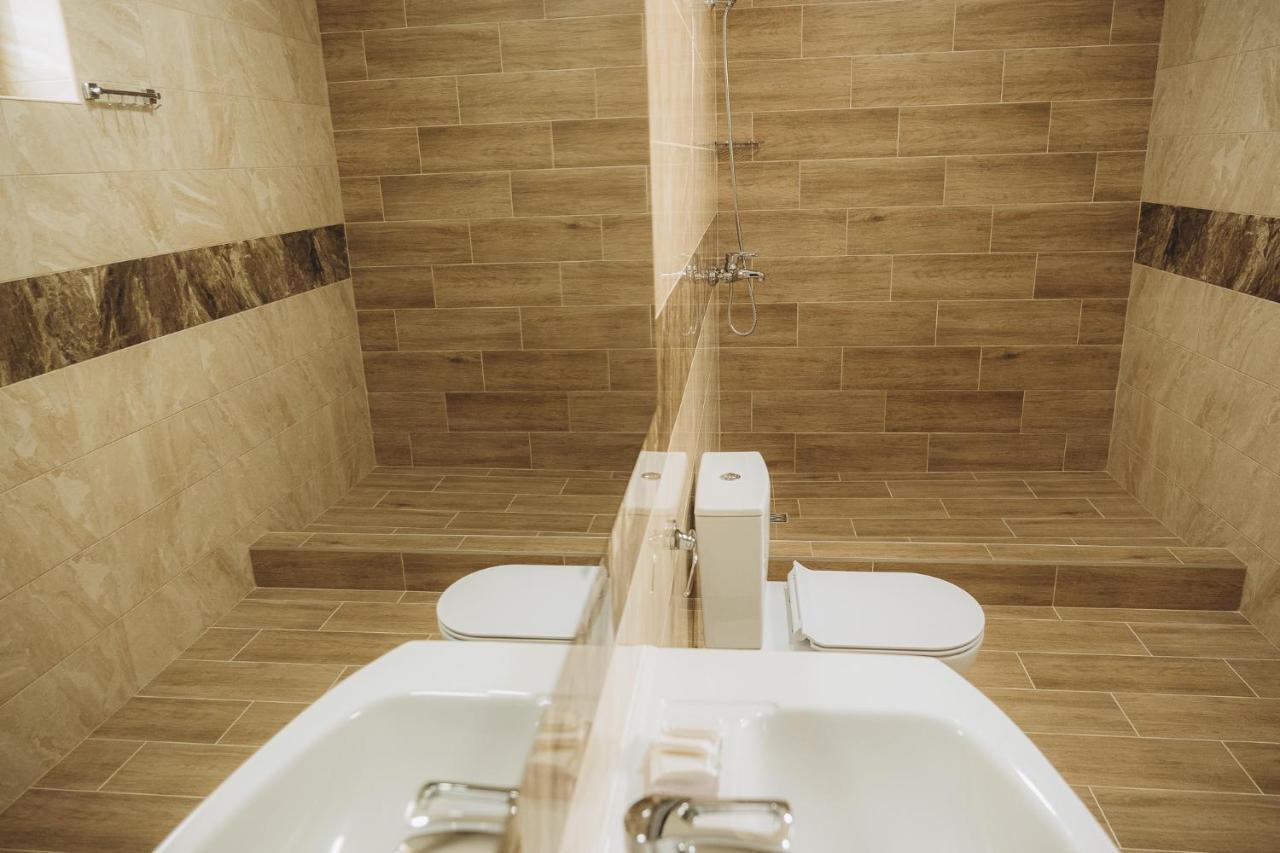 Три Слона Hotel Zatoka Kültér fotó