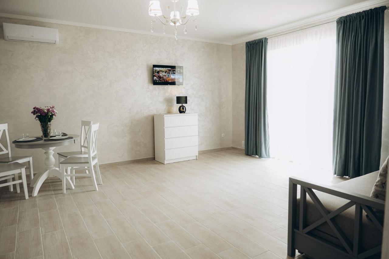 Три Слона Hotel Zatoka Kültér fotó