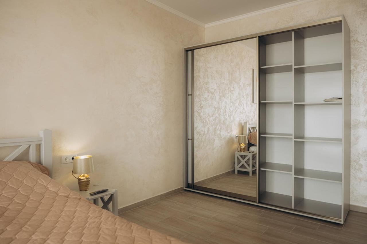 Три Слона Hotel Zatoka Kültér fotó