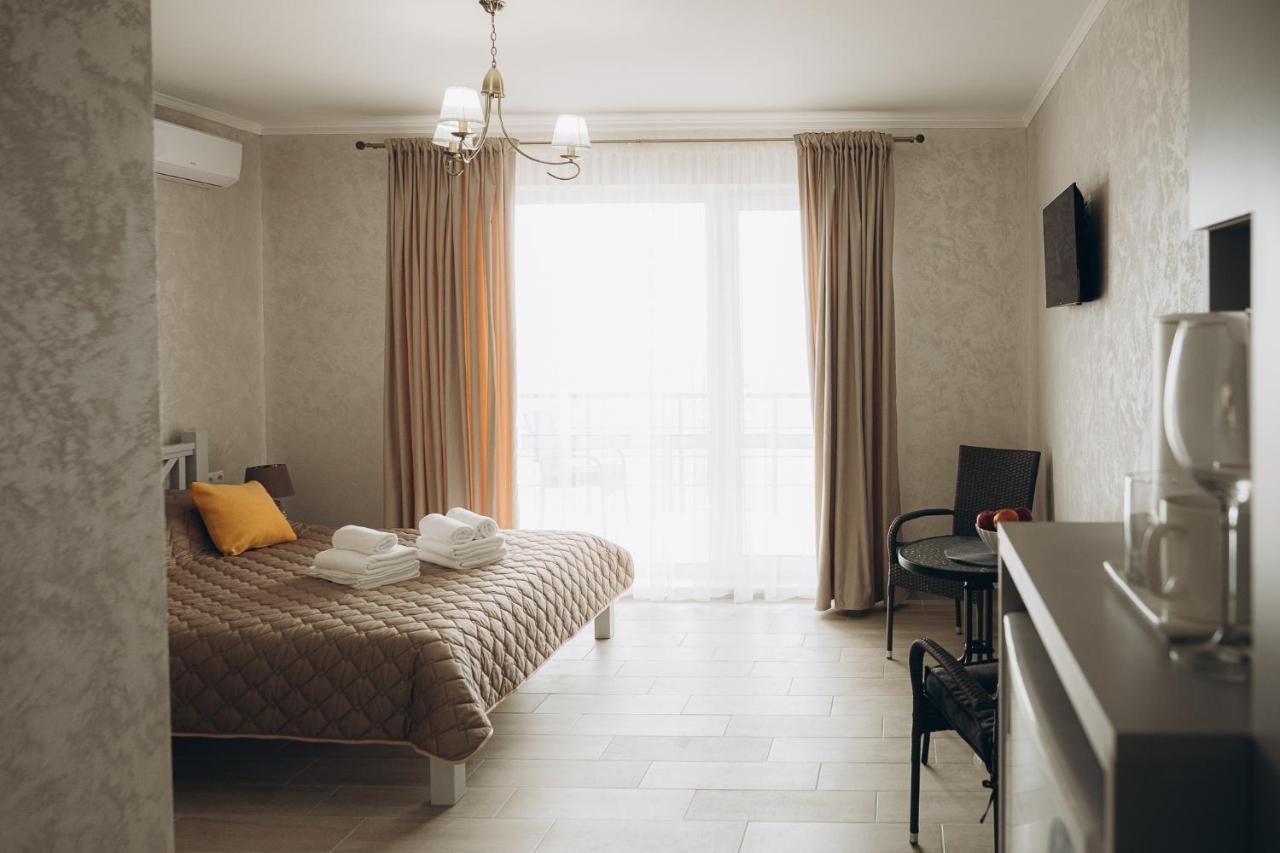 Три Слона Hotel Zatoka Kültér fotó