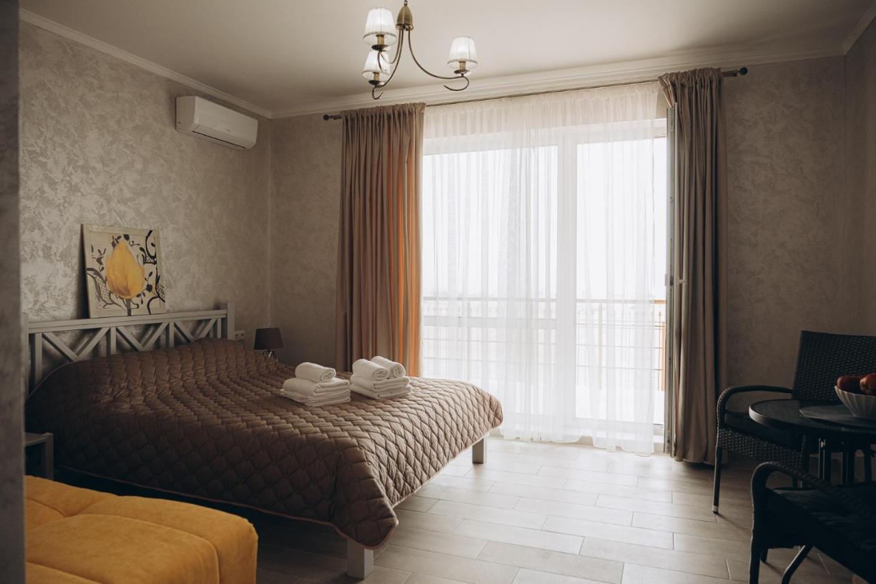 Три Слона Hotel Zatoka Kültér fotó