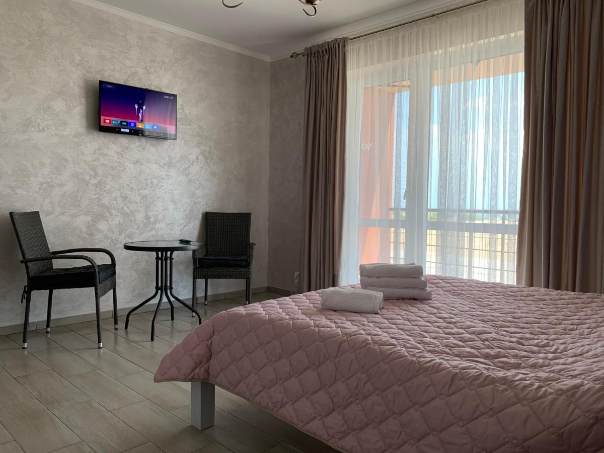 Три Слона Hotel Zatoka Kültér fotó