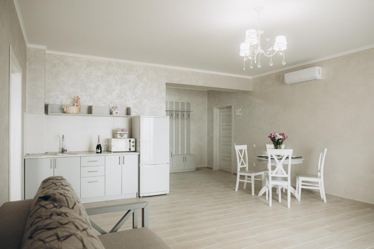 Три Слона Hotel Zatoka Kültér fotó