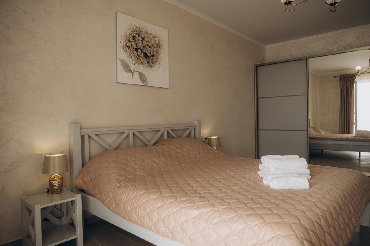 Три Слона Hotel Zatoka Kültér fotó