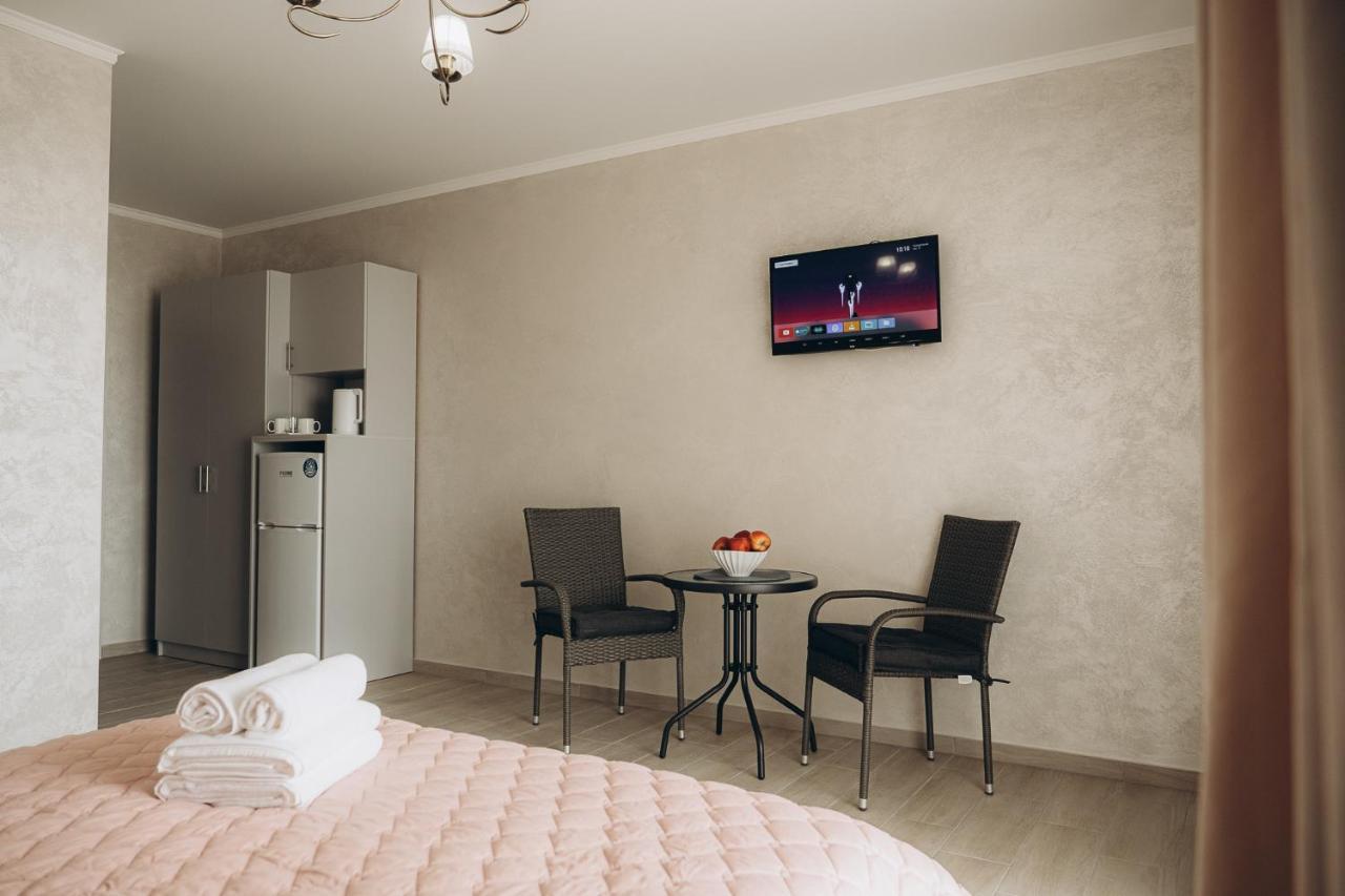 Три Слона Hotel Zatoka Kültér fotó