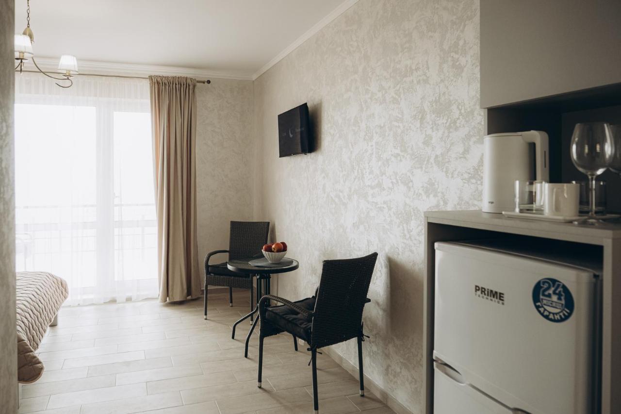 Три Слона Hotel Zatoka Kültér fotó
