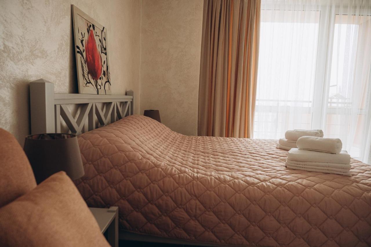 Три Слона Hotel Zatoka Kültér fotó